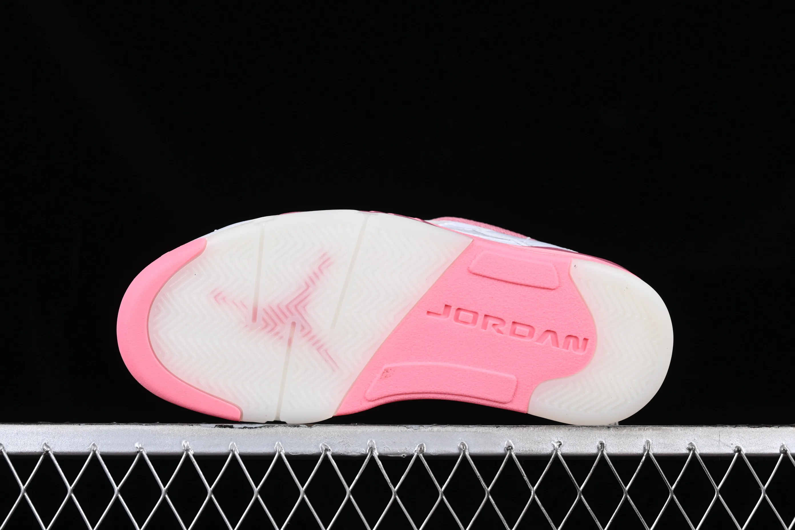 All categories Air Jordan Jordan series basketball shoes Air Jordan 5 Air Jordan Retro Low AJ5 Joe 5 white and pink low-top basketball shoes DX4390-116